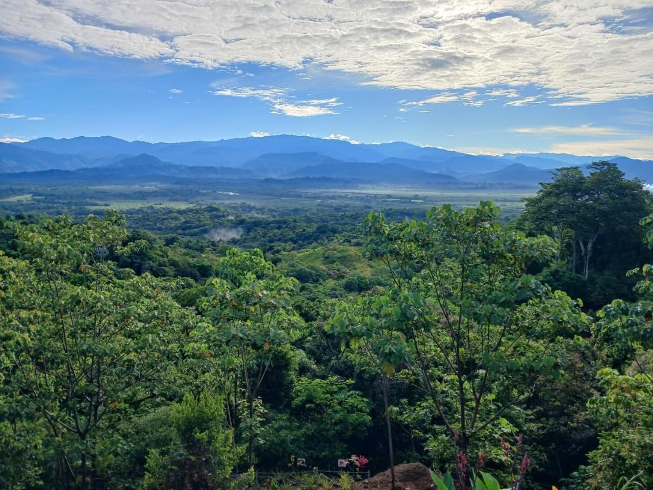 Mountain Top Park Hotel Quepos Exterior photo