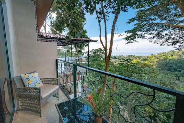Mountain Top Park Hotel Quepos Exterior photo